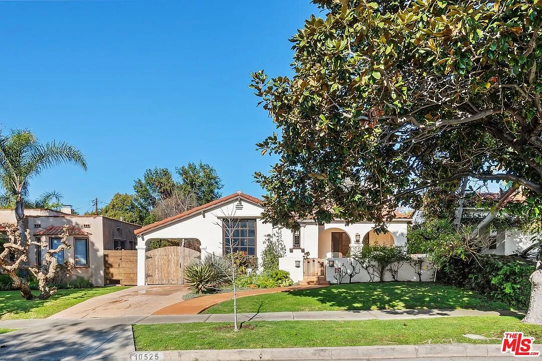 4 bed, 3.0 bath, 2060 sqft, $8,200 — Photo 2