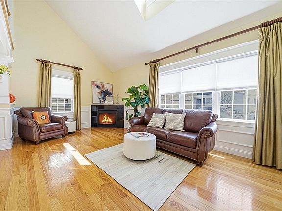 4th image of 18 Ellsworth Village Rd #18