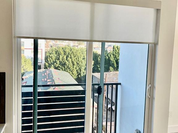 5th image of 924 S Catalina St #406