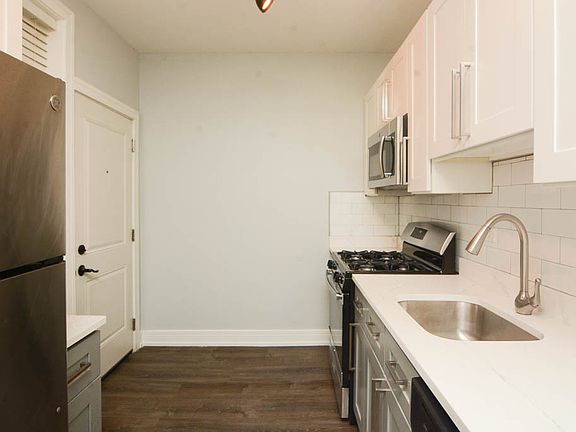 2nd image of 6956 N Wolcott Ave #3
