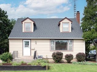 309 E Sunset Pl, Dekalb, IL 60115