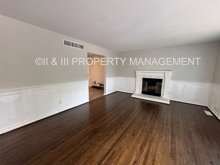 4715 Fontana St — Photo 3