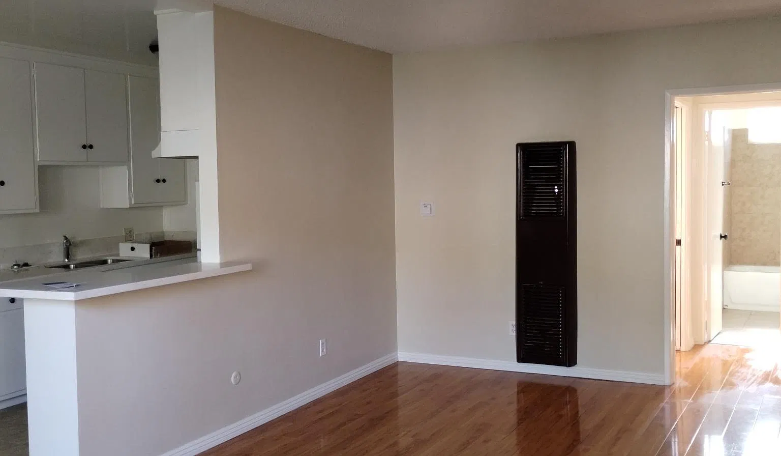 1 bed, 700 sqft, $2,200 — Photo 3