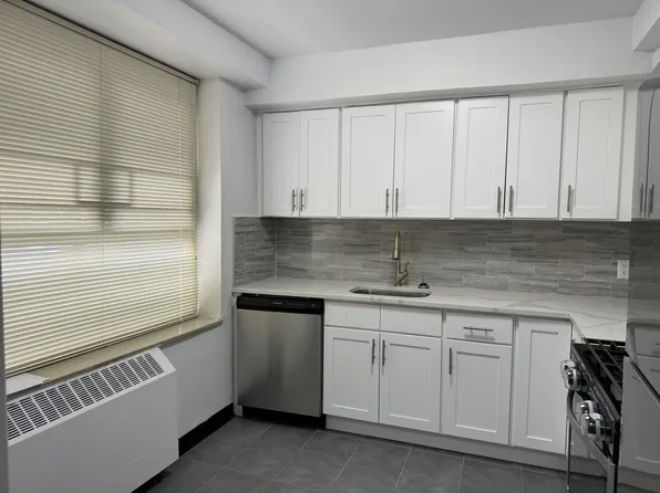 (undisclosed Address), Fresh Meadows, NY 11365