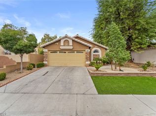 5694 Roundrock Dr, Las Vegas, NV 89142