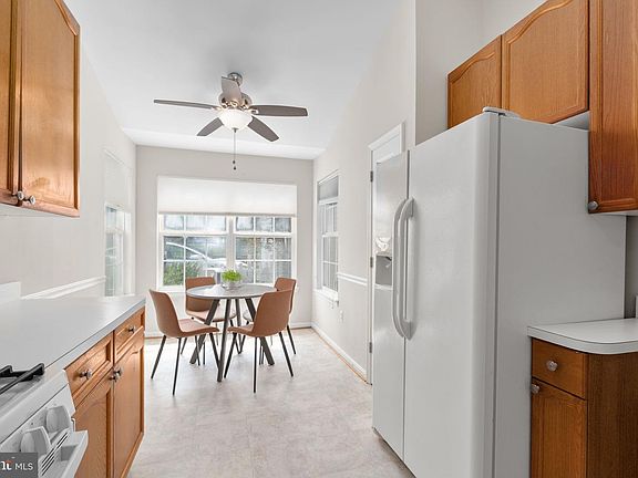 5th image of 11248 Summerlake Blvd
