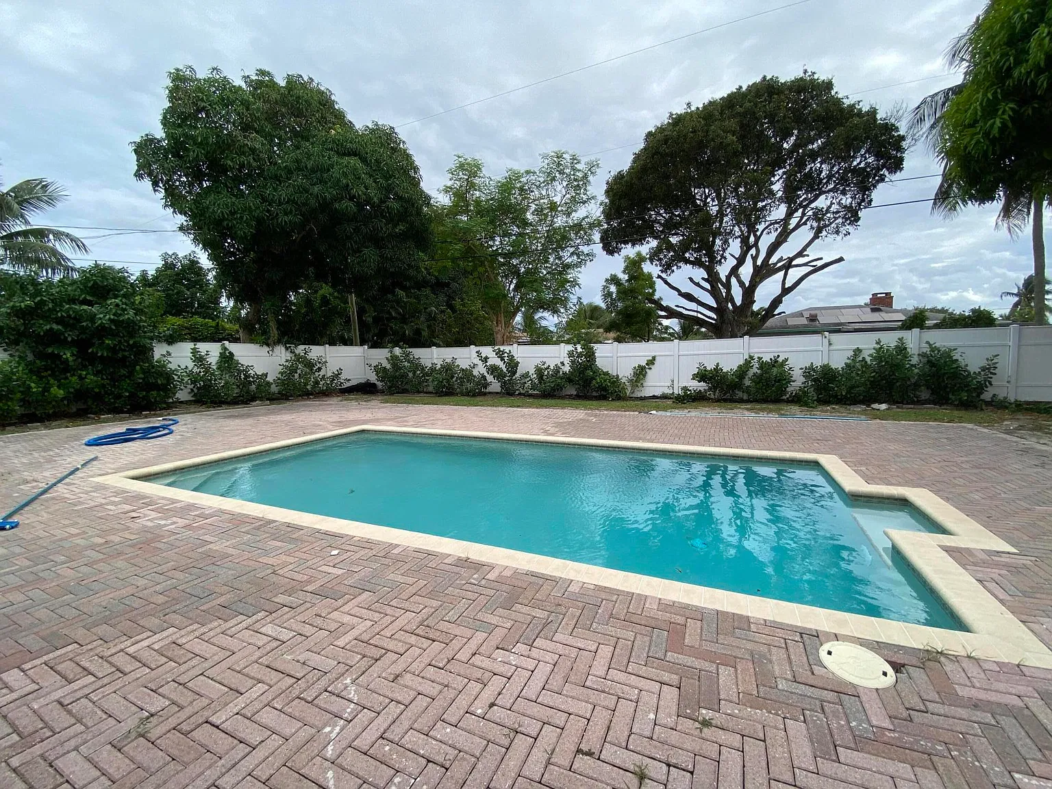 7 bed, 5.0 bath, 3104 sqft, $1,400 — Photo 2