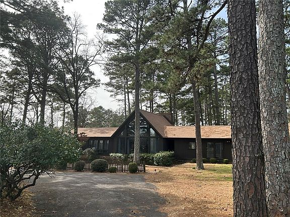 2nd image of 216 Quarry Rd