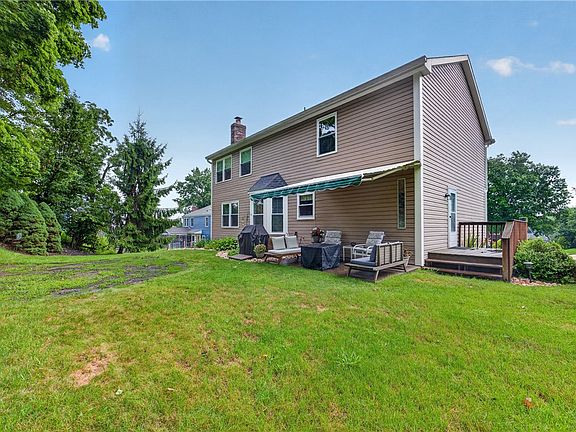 4th image of 118 Diamondwood Ct
