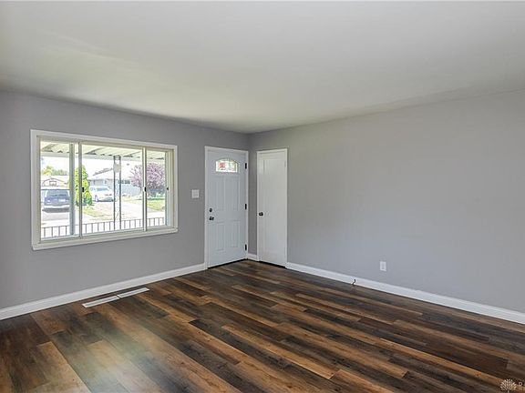 4th image of 5858 Willaston Dr