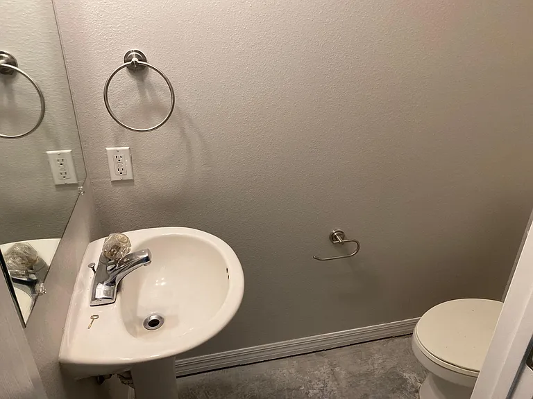 7624 Plantation Cir — Photo 24