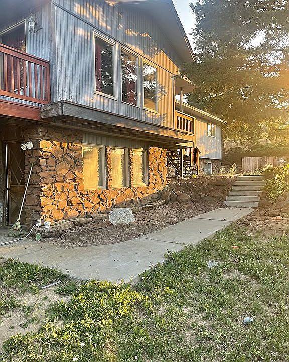1st image of 1002 W Yakima Ave