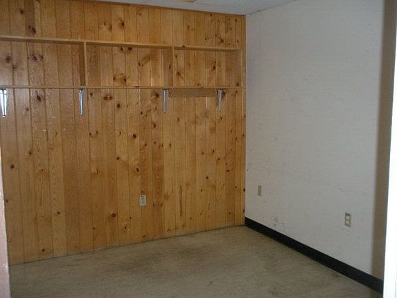 4th image of 3671 Romrell Ave