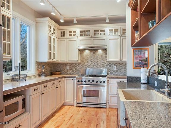 5th image of 16355 Stones Throw Ln
