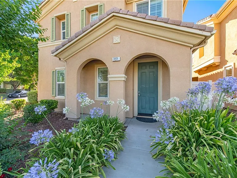7271 Enclave Dr — Photo 1
