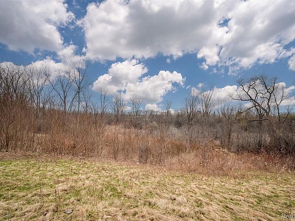 4th image of 5100 Park Rd