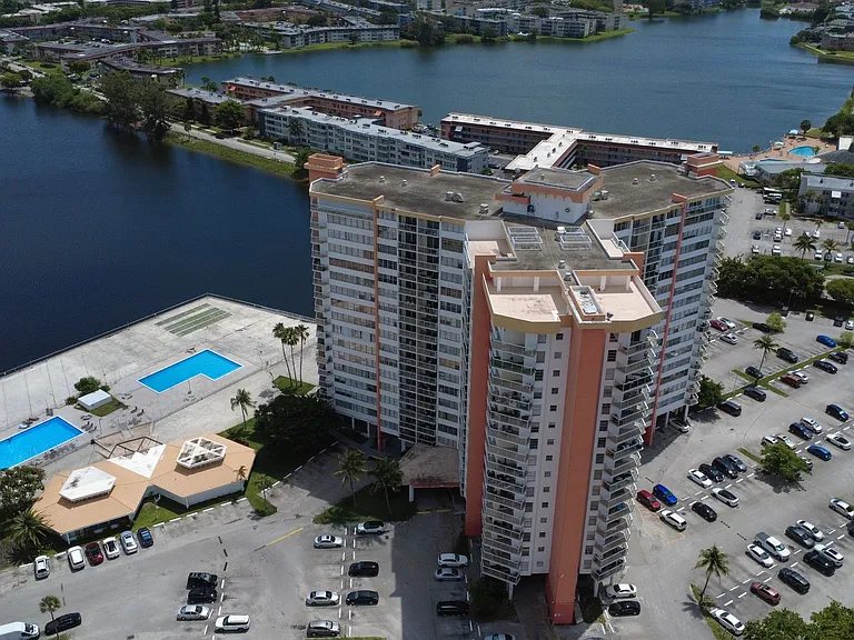 1351 NE Miami Gardens Dr #422 — Photo 30