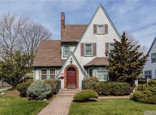 861 Brookwold Ave, Baldwin, NY 11510