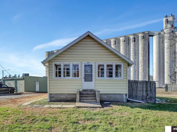 343 Elm St, Greenwood, NE 68366