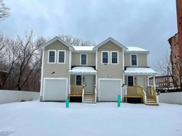 40 Winchester Ln #34, Fall River, MA 02721