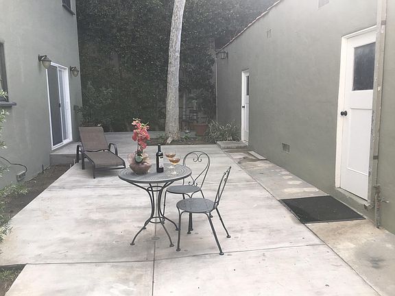 5th image of 253 N Almont Dr