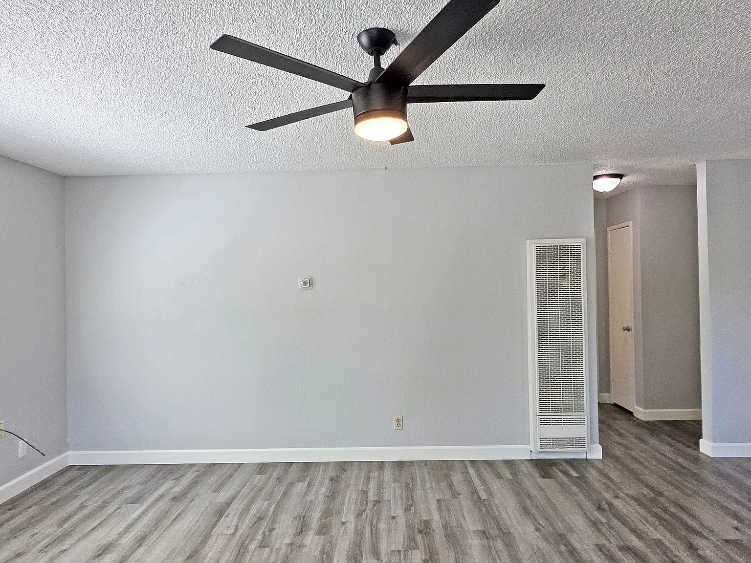 2 bed, 1000 sqft, $1,995 — Photo 2