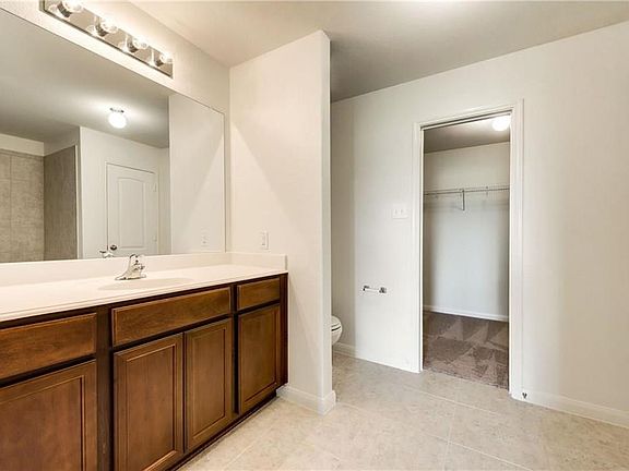 2nd image of 1621 Park Trails Blvd