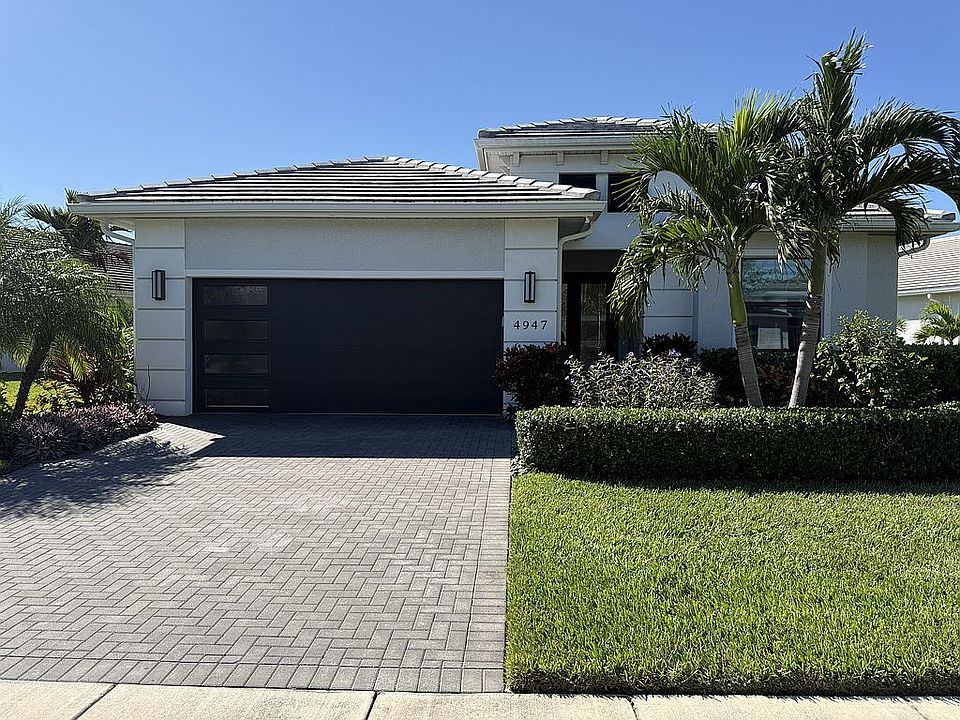 4947 Surfside Circle