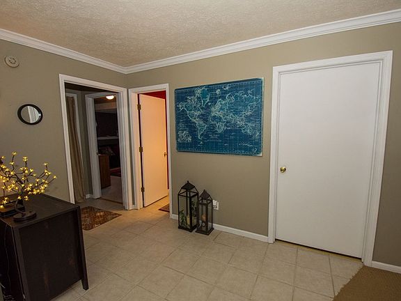 3rd image of 4121 Cross Creek Dr