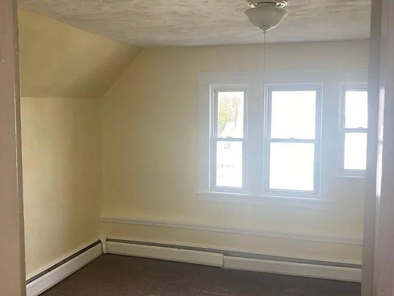 Front room (living room) with fresh paint and new carpeting. Picture 1