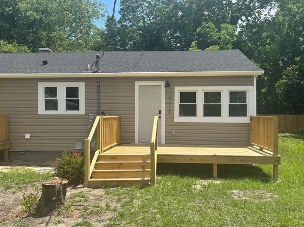 211 Gertrude St, Fayetteville, NC 28303