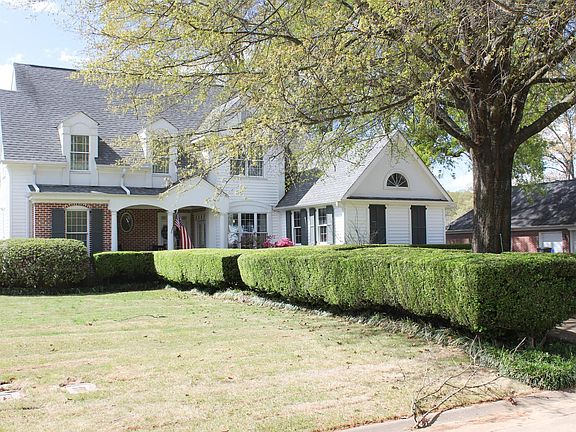 2nd image of 113 Water Oak Dr