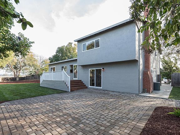 2nd image of 4844 Birmingham Dr