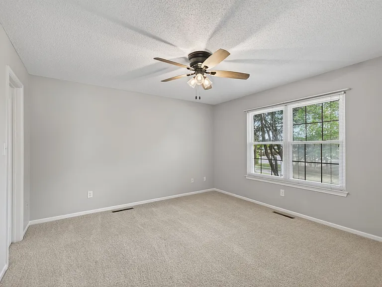 1537 Tallwood Cir — Photo 23