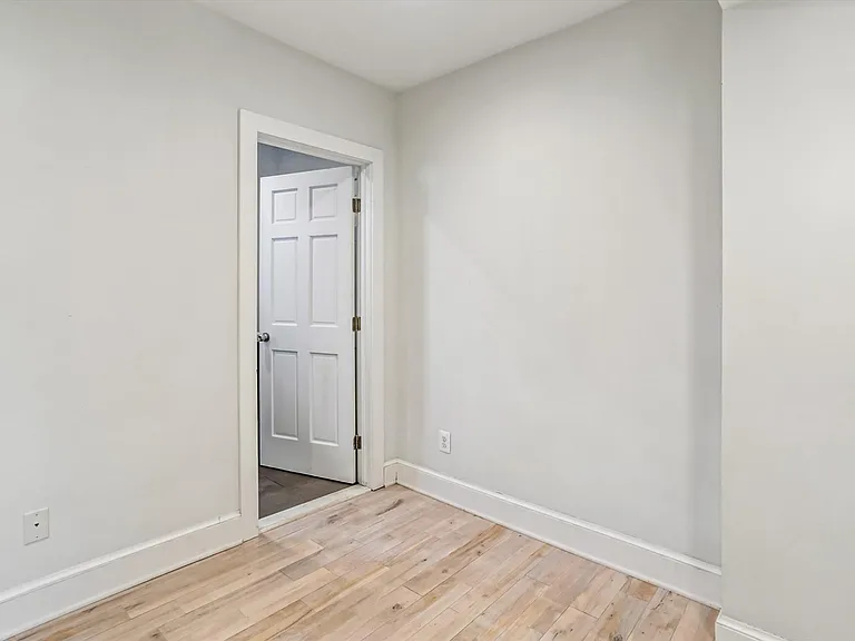612 Alabama Ave SE — Photo 9