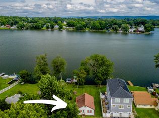 76 Lake Shore Dr, Middlefield, CT 06455