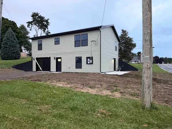 814 S York St, Albion, IN 46701