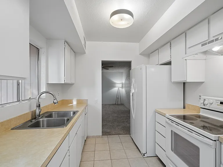 359 N Calle Del Chancero — Photo 5