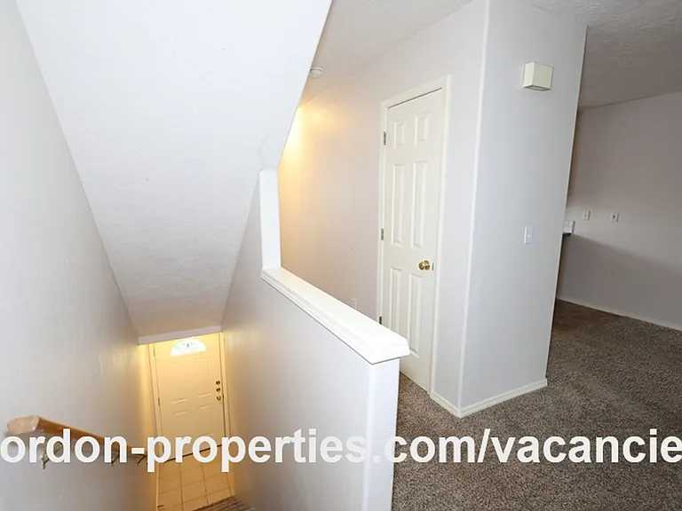 16913 NE Halsey St — Photo 11