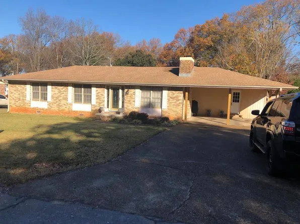 2013 Oak Dr, Muscle Shoals, AL 35661