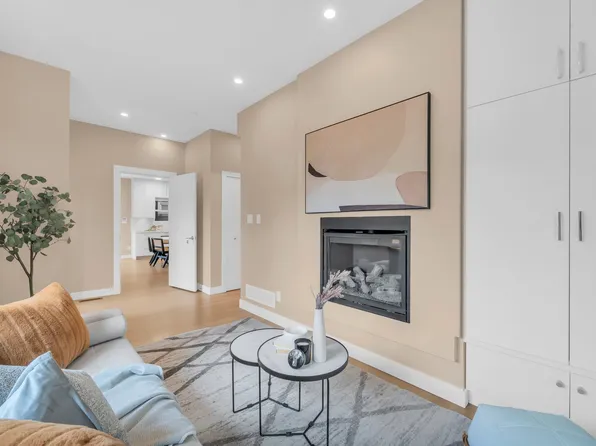 3249 Sophia St, Vancouver, BC V5V 3T2