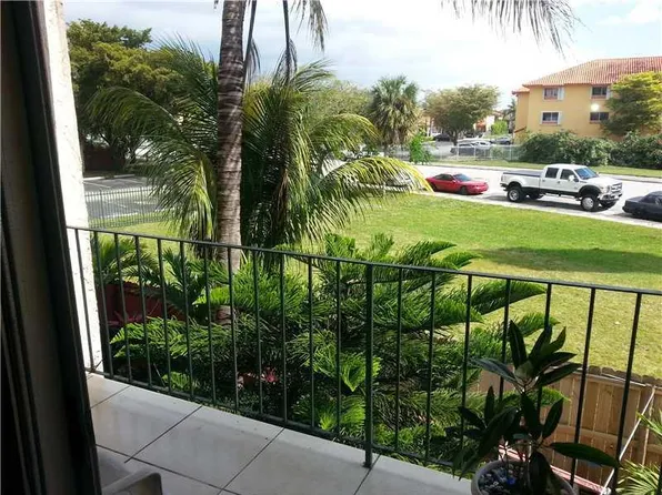 910 SW 105th Ave APT 112, Miami, FL 33174
