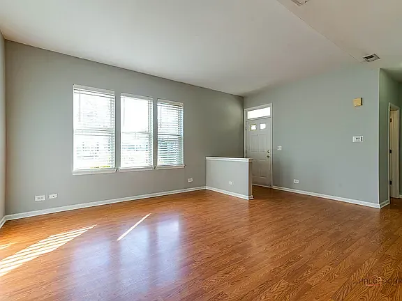 4 bed, 2100 sqft, $2,850 — Photo 4