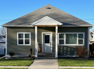 218 9th St, Gothenburg, NE 69138