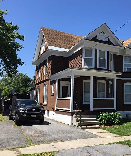 906 Salina St Photo 1