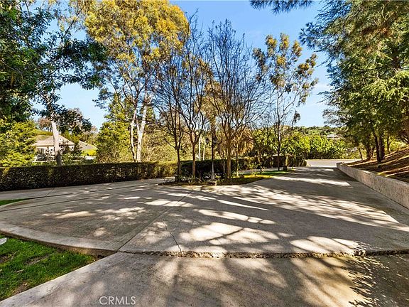3rd image of 15930 Esquilime Dr