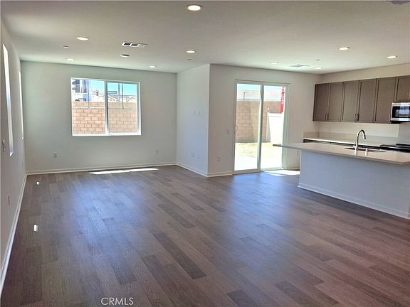 3rd image of 31309 Sutherland Pass Way