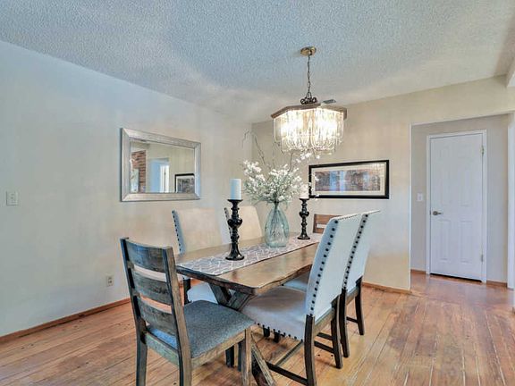 5th image of 529 Oakwood Dr