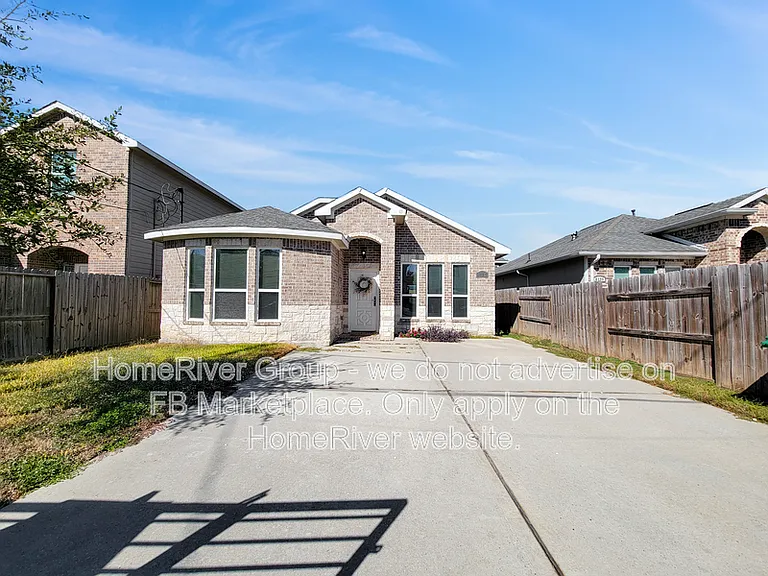 8135 Chateau St — Photo 15
