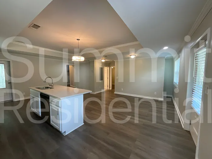 3 bed, 2.0 bath, 1308 sqft, $1,895 — Photo 3